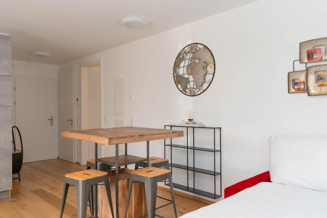 Luxurious Apartment With Big Balcony Near City Center Vienna Exterior photo